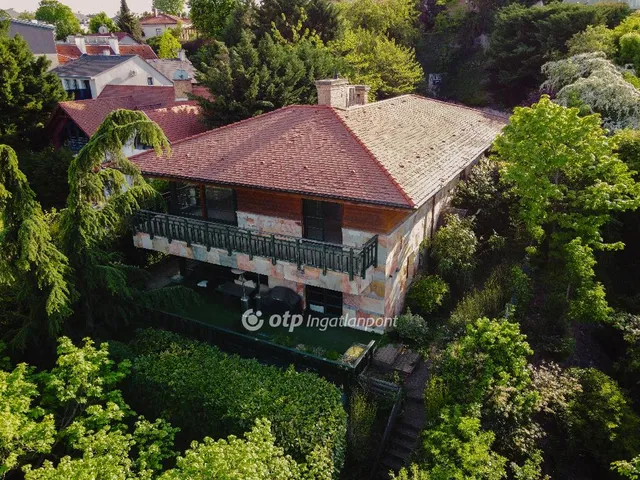 Eladó ház Budapest II. kerület, Szemlőhegy 497 nm