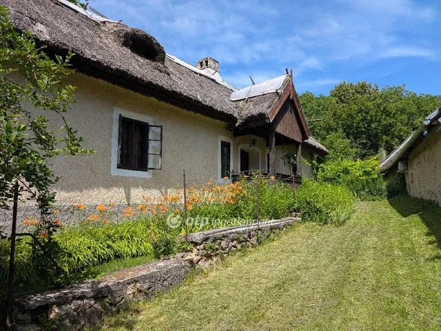 Eladó ház Balatonhenye 107 nm