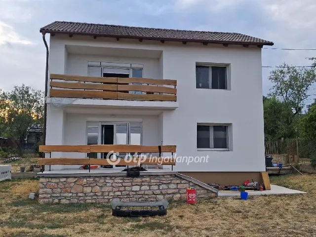 Eladó ház Balatonalmádi 210 nm