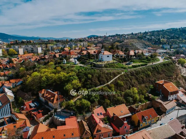 Eladó telek Esztergom 185 nm