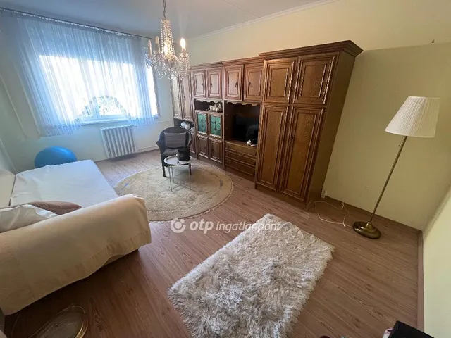Kiadó lakás Szeged, lakótelepi 47 nm