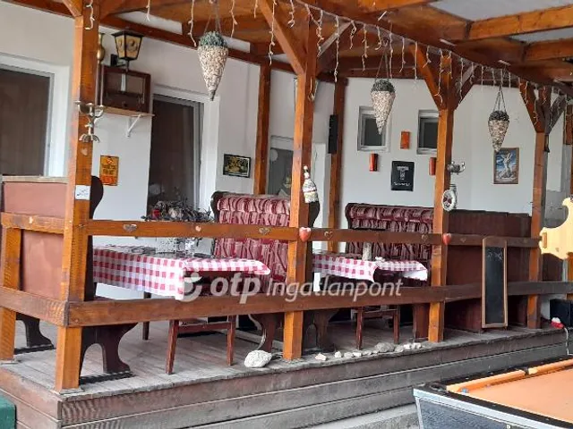 Eladó kereskedelmi és ipari ingatlan Bácsbokod 400 nm
