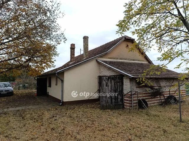 Eladó mezőgazdasági ingatlan Forráskút 240 nm