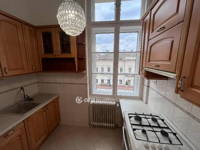 Kiadó lakás Szeged 90 nm