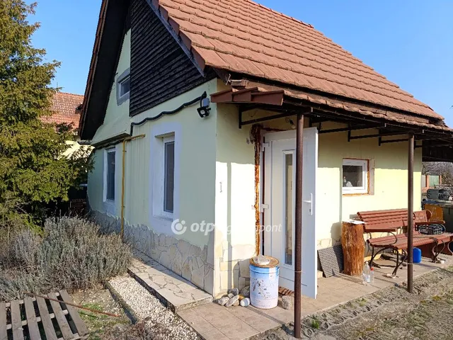 Eladó ház Zsombó 40 nm