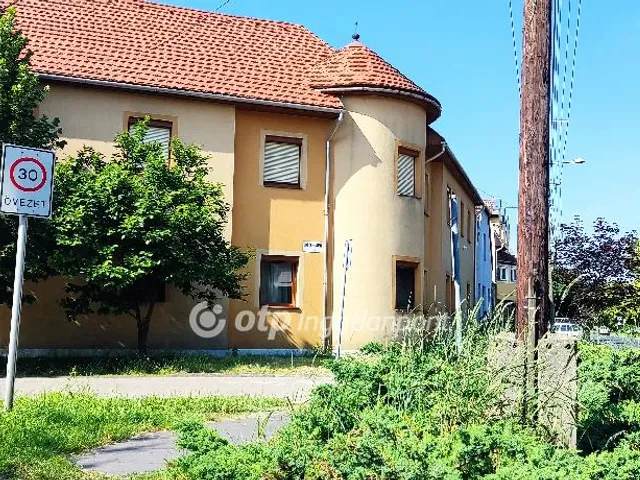 Eladó ház Szeged 650 nm