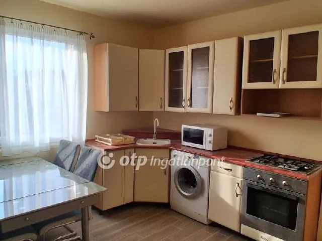Kiadó lakás Szeged 74 nm