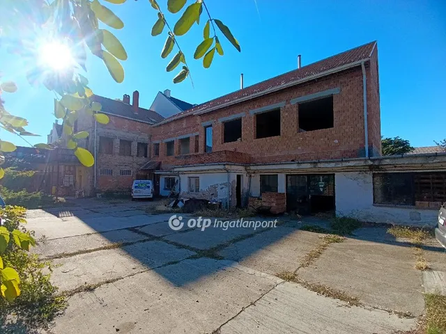 Eladó ház Szeged 320 nm