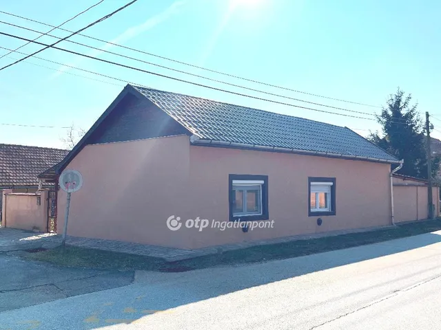 Eladó ház Tiszafüred, Központhoz közel 66 nm