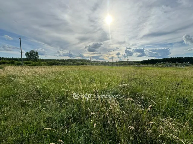 Eladó telek Abádszalók 560 nm