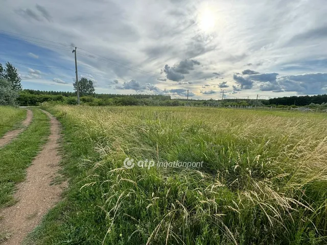 Eladó telek Abádszalók 560 nm