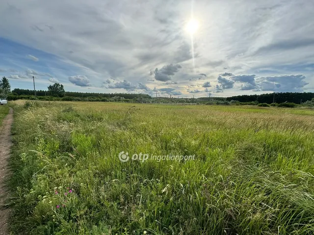 Eladó telek Abádszalók 560 nm