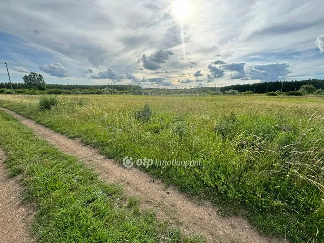 Eladó telek Abádszalók 560 nm