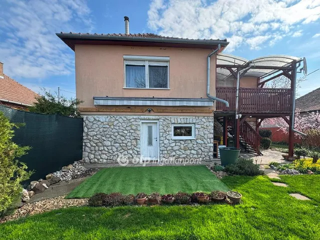 Eladó ház Poroszló 170 nm