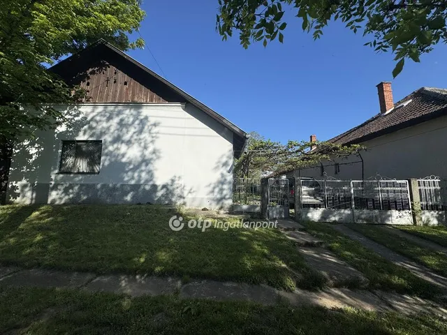 Eladó ház Tiszaörs 143 nm