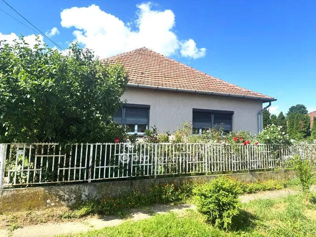 Eladó ház Tiszafüred 104 nm