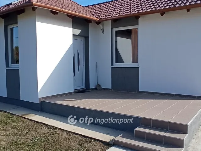 Eladó üdülő és hétvégi ház Abádszalók 62 nm