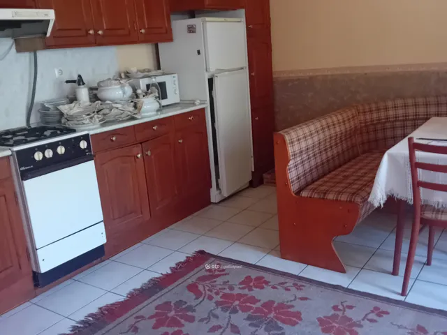Eladó ház Tetétlen, Központ 128 nm