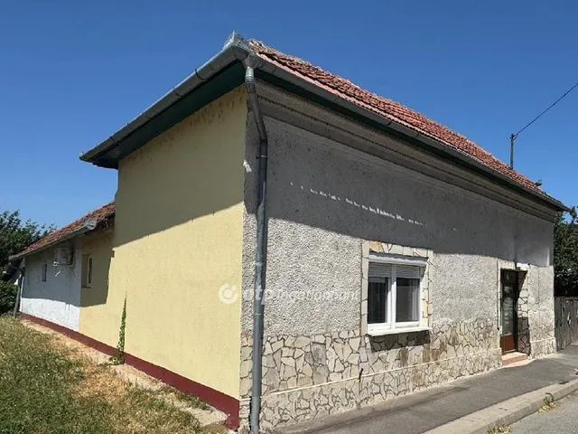 Eladó ház Tiszafüred 140 nm