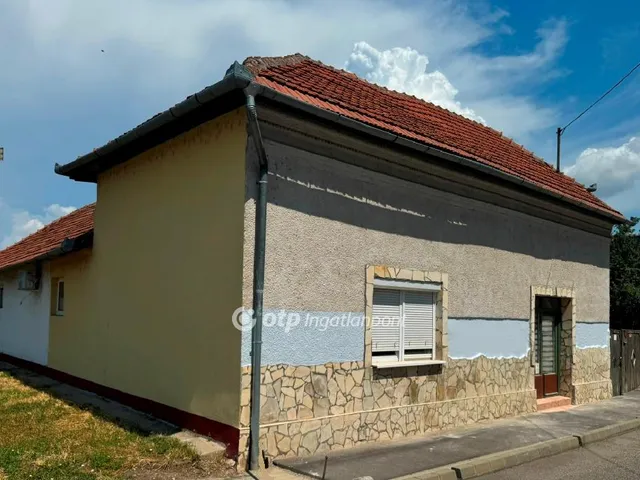 Eladó ház Tiszafüred 140 nm