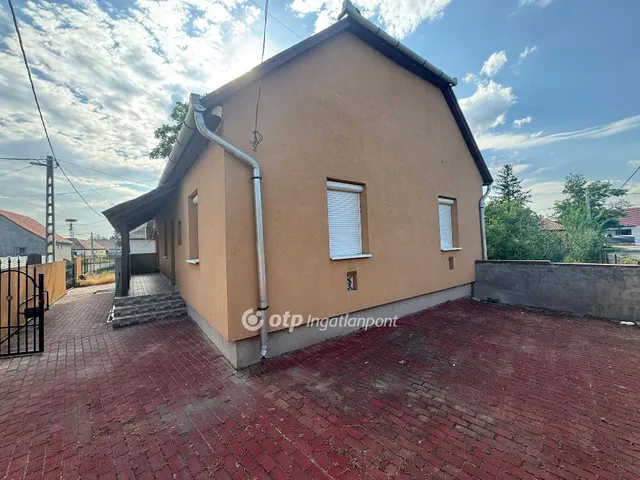 Eladó ház Poroszló 99 nm