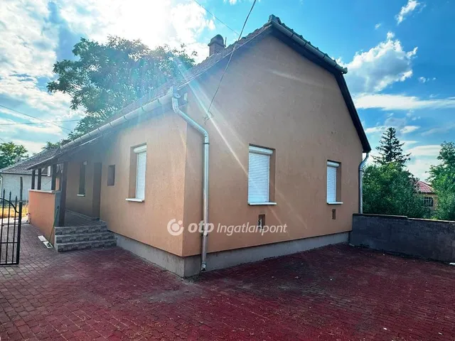 Eladó ház Poroszló, Ökocentrum 99 nm