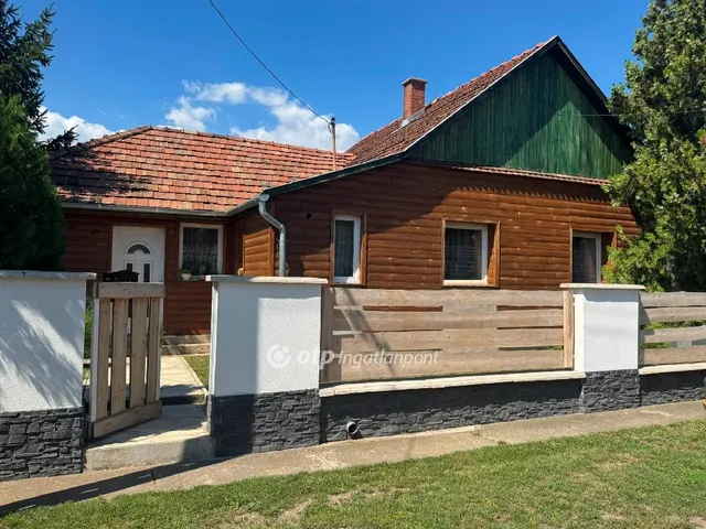 Eladó ház Tiszafüred 94 nm