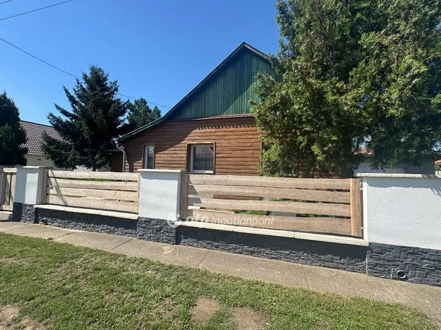 Eladó ház Tiszafüred 94 nm