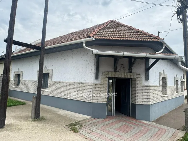 Eladó kereskedelmi és ipari ingatlan Tiszafüred 126 nm