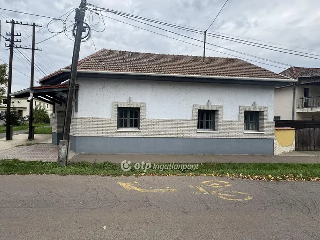 Eladó kereskedelmi és ipari ingatlan Tiszafüred 126 nm