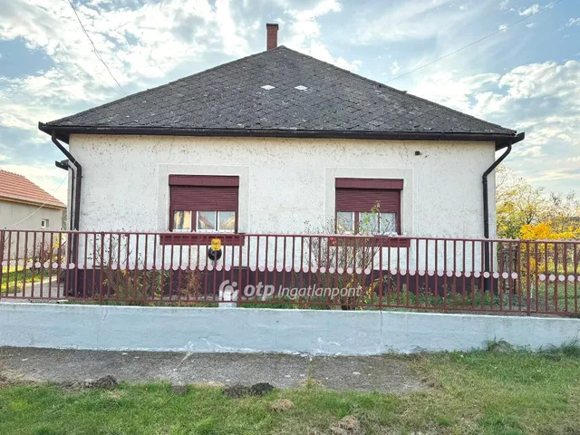 Eladó ház Nagyiván 96 nm