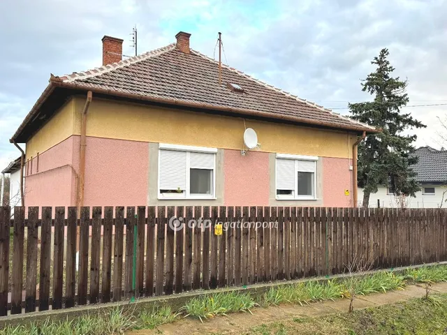 Eladó ház Abádszalók 112 nm