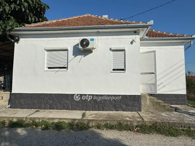 Eladó ház Poroszló 132 nm