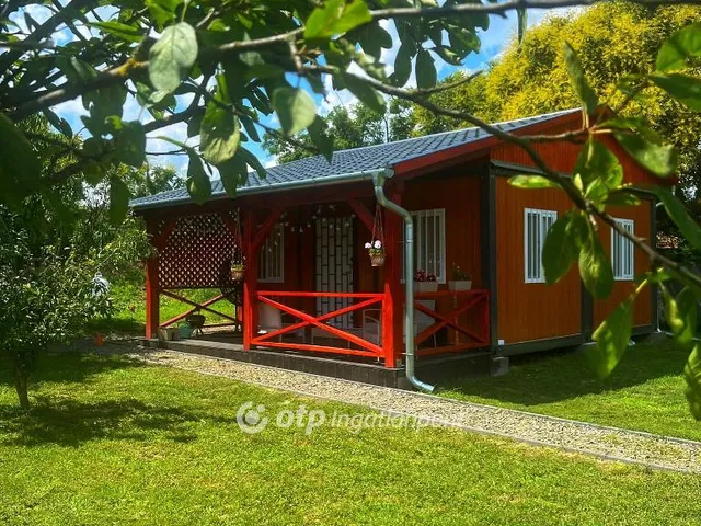 Eladó ház Tiszaszőlős 30 nm