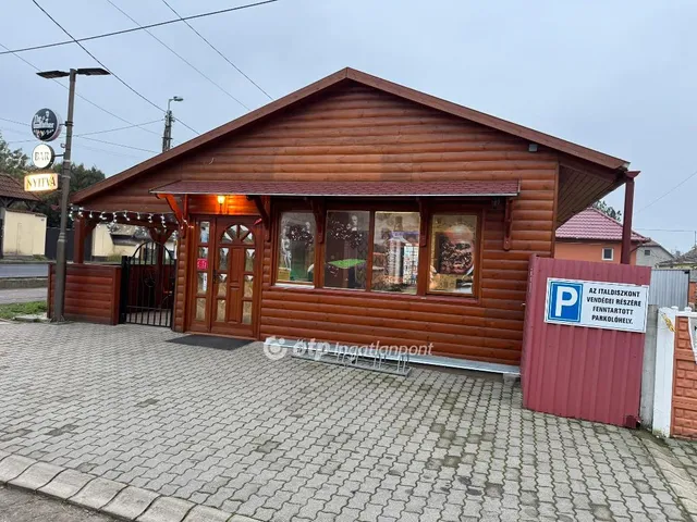 Eladó kereskedelmi és ipari ingatlan Poroszló 98 nm