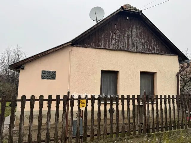 Eladó ház Tiszafüred 84 nm