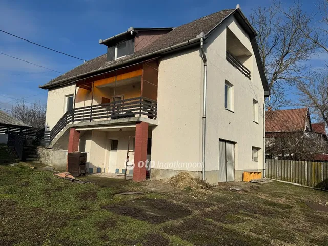 Eladó ház Poroszló 225 nm