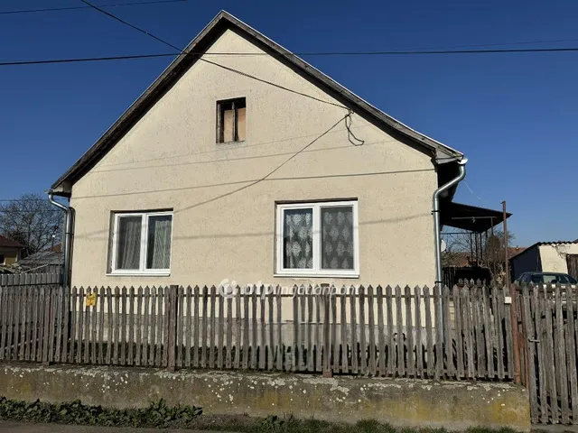 Eladó ház Poroszló 95 nm