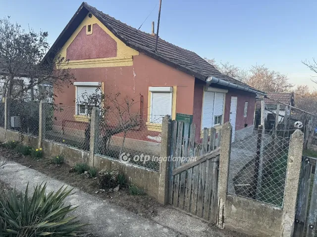 Eladó ház Tiszafüred 57 nm