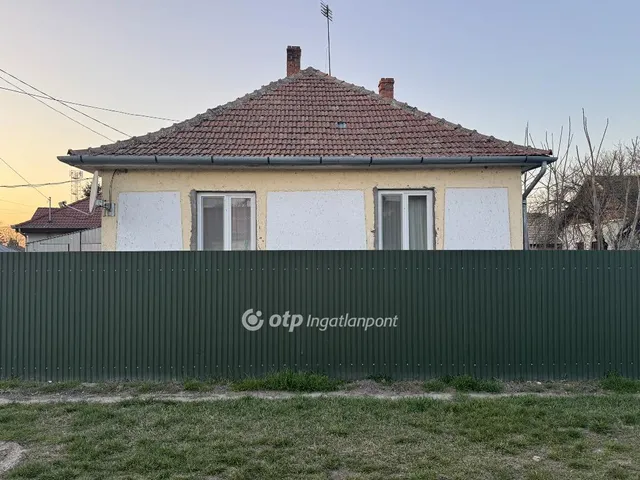 Eladó ház Poroszló 62 nm