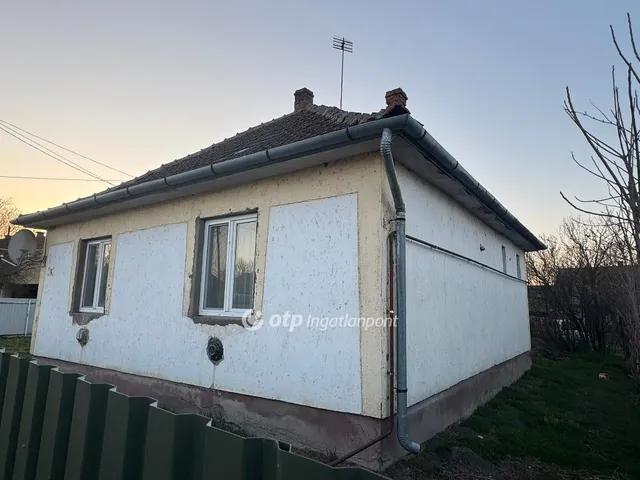 Eladó ház Poroszló 62 nm