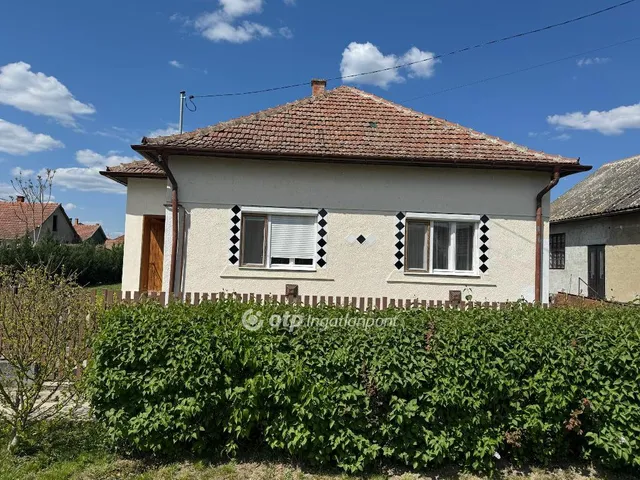 Eladó ház Abádszalók 97 nm