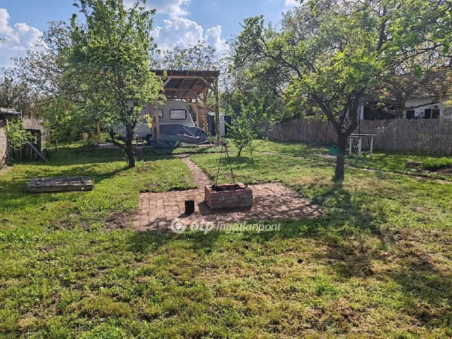 Eladó telek Tiszafüred 841 nm