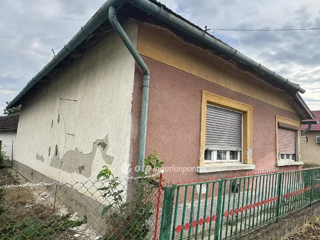 Eladó ház Tiszaigar 95 nm