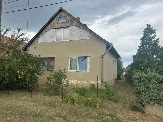 Eladó ház Tiszafüred 155 nm
