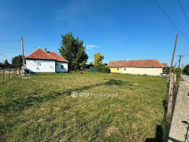 Eladó telek Poroszló 569 nm