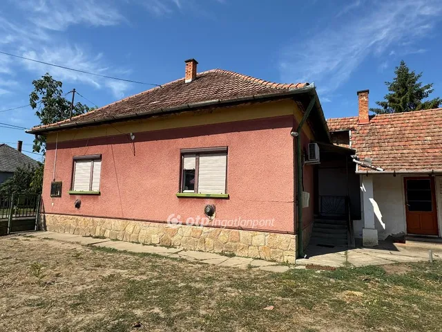 Eladó ház Tiszaörs 109 nm