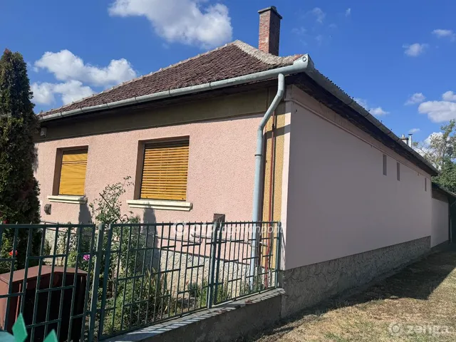 Eladó ház Poroszló 91 nm