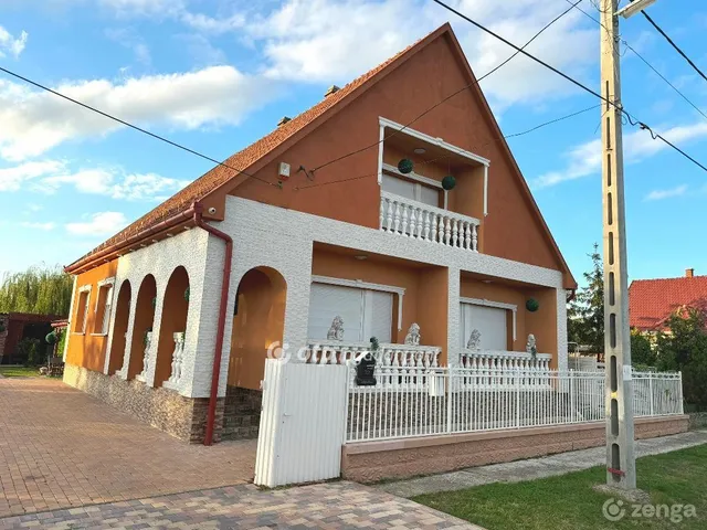 Eladó ház Tarnaörs 187 nm