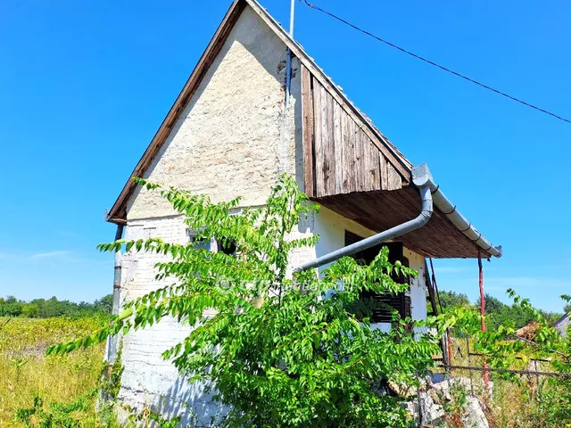 Eladó telek Tápiószőlős 3676 nm